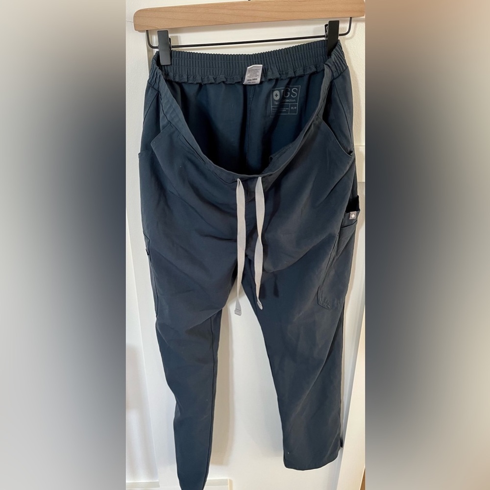 Figs petite medium scrub yola pant dark harbor